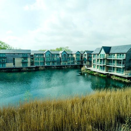 De Vere Cotswold Water Park Apartments Cirencester Eksteriør billede